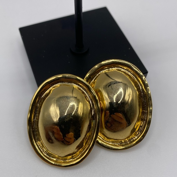 Gold Oval Earrings - Picture 1 of 2